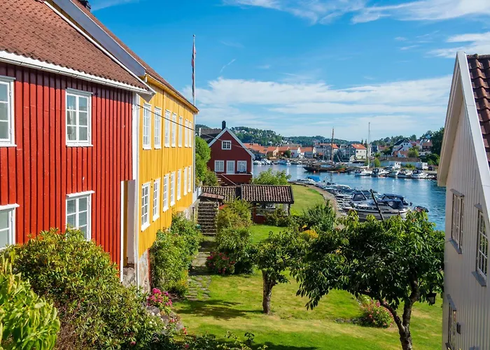 Luxury & Arendal
